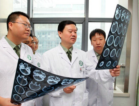 可以治愈面肌痉挛的微血管减压术--四医大唐都