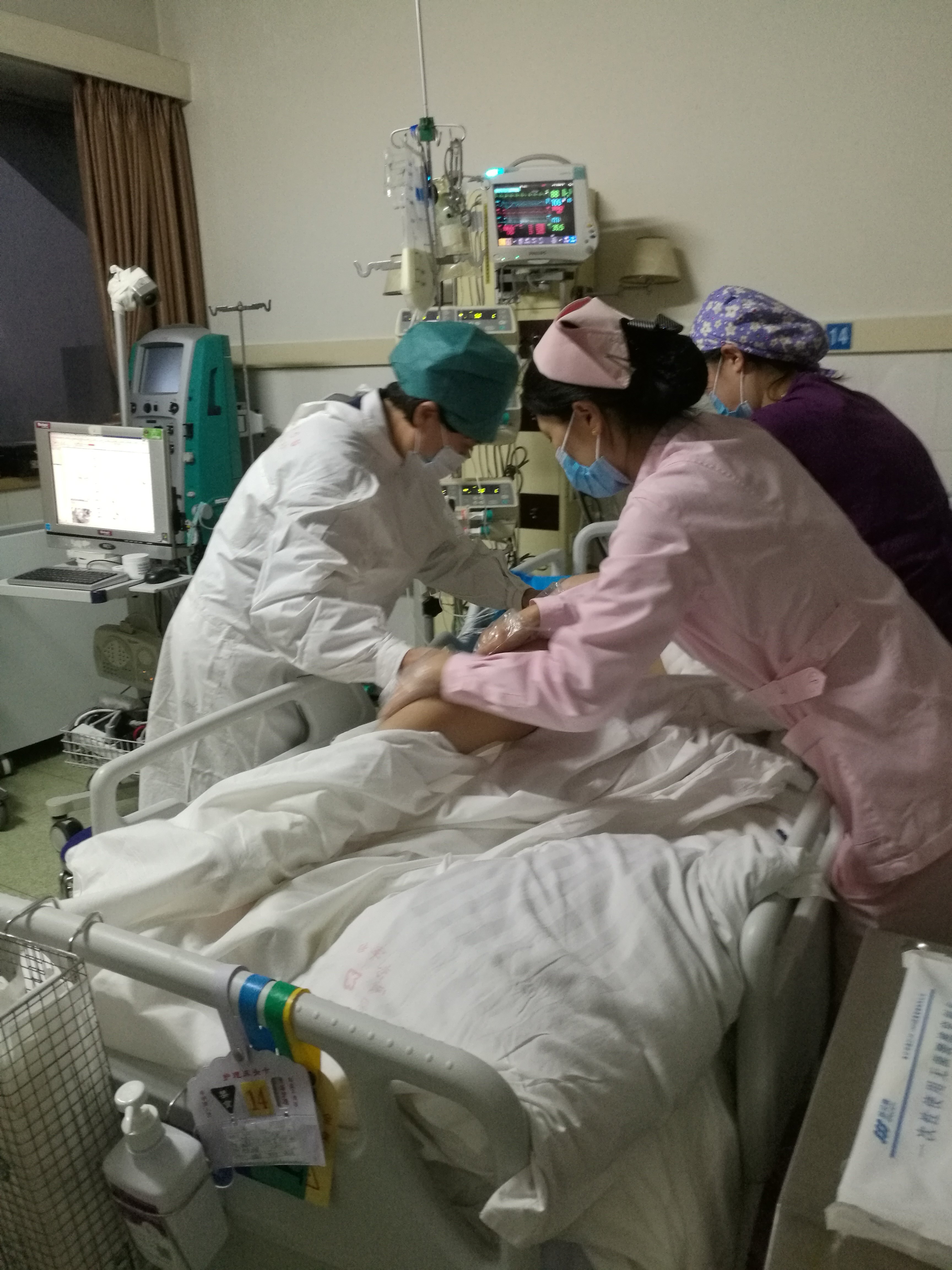 煤气事故意外,一死,一昏迷再抢救中即时报道 - 好大夫在线