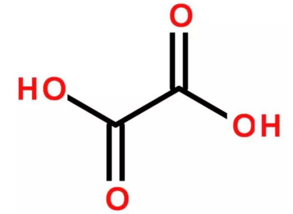 它進入尿液之後,與其中的鈣結合形成草酸鈣,草酸鈣溶解度很低,所以