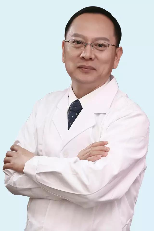 李文生教授博士,博导,上海爱尔眼科医院副院长,著名白内障及玻璃体