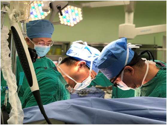 王怀斌心外科团队联合胃肠外科为耄耋老人同期