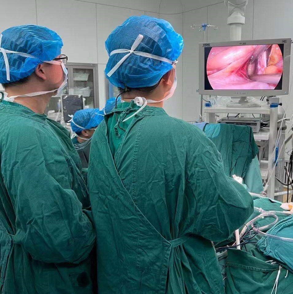 市中心医院成功完成全胸腔镜下微创心脏手术