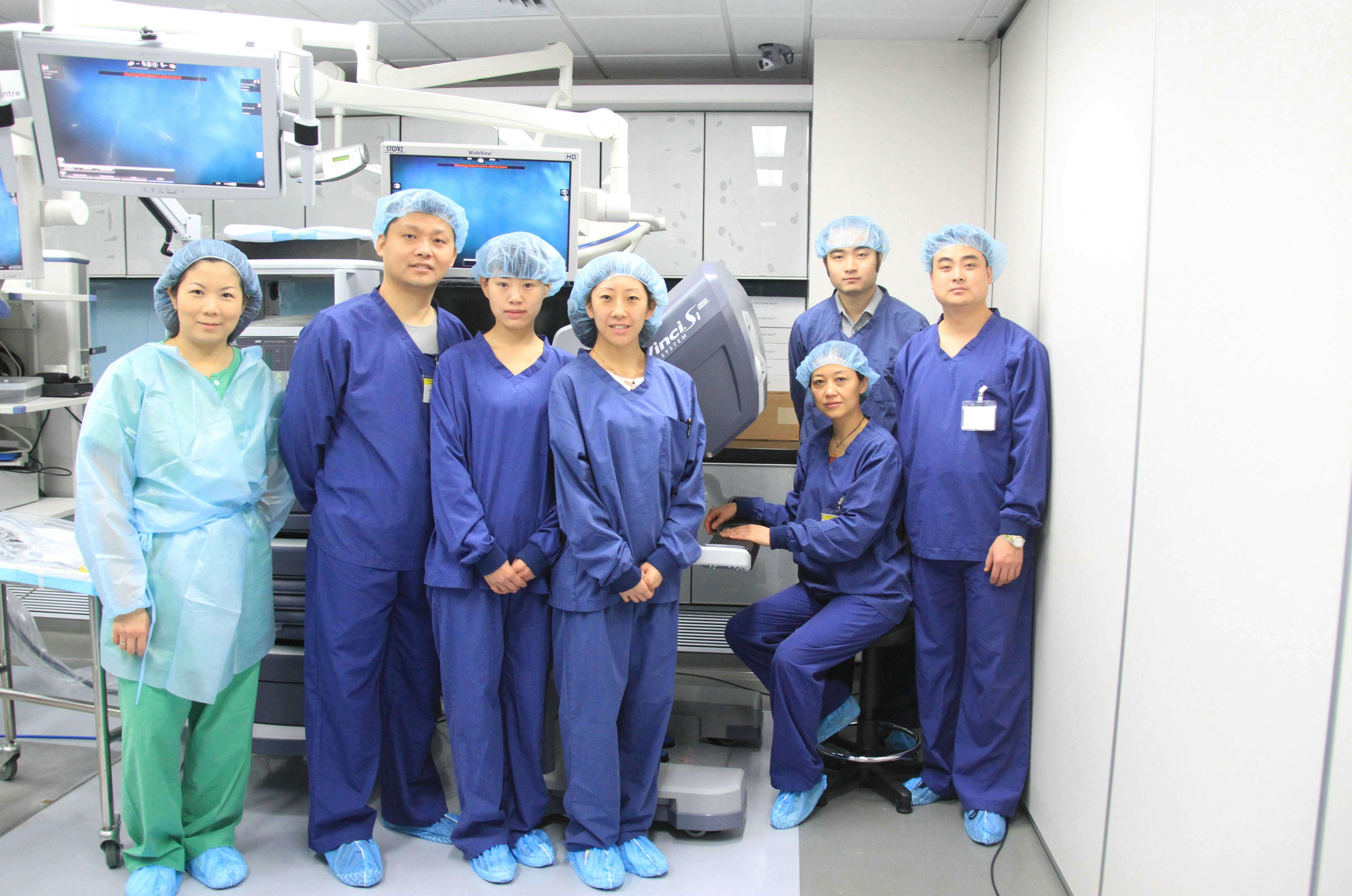 西京医院妇产科赴香港威尔士亲王医院参加达芬奇机器人外科手术系统