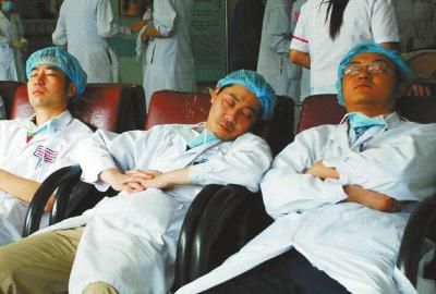 泌尿外科专家范天勇因山体滑坡去世 为援藏医