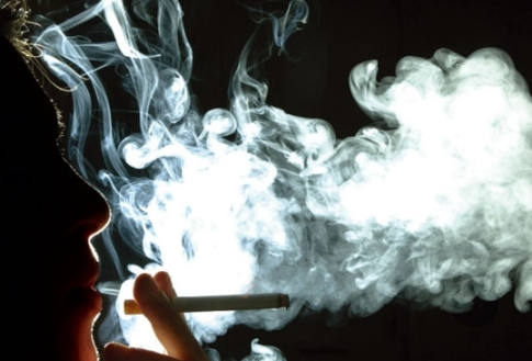 香烟可以帮助人们提神静心,通常人们在内心烦躁的时候,会不停的抽烟