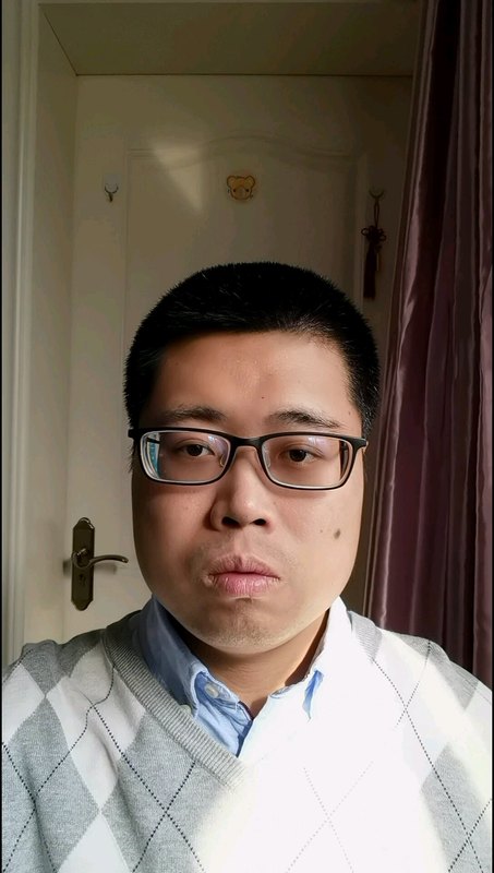 急性腰扭伤往往是由于腰椎小关节紊乱
