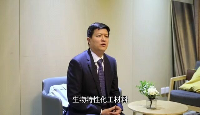 为什么推荐使用生物材料作为耳再造支架