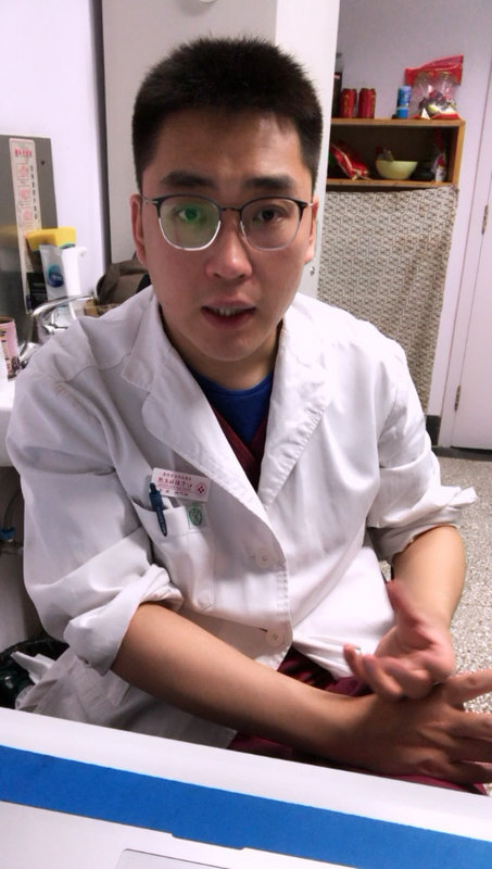假性尖锐湿疣的症状表现是什么