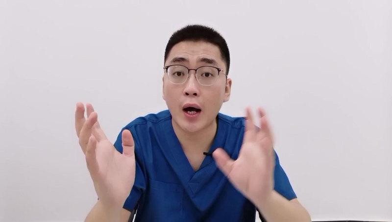 如何自己去区分是尖锐湿疣还是假性湿疣？如何通过病灶分布来区分？